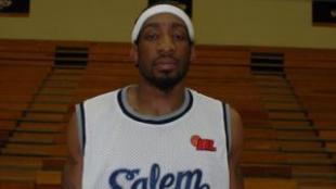 San Mart�n suma a Antone Jarrell
