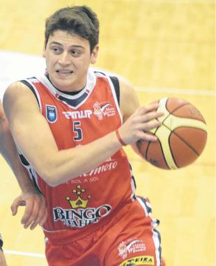 M�ller por Chaves en Monte Hermoso Basket