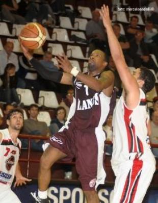 Lan�s cort� a Dobie