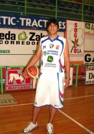 Asociaci�n Espa�ola sum� por dos