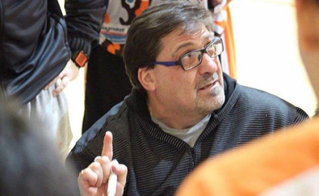 Petrolero mantuvo a Jaule como DT y contrat� a Pau