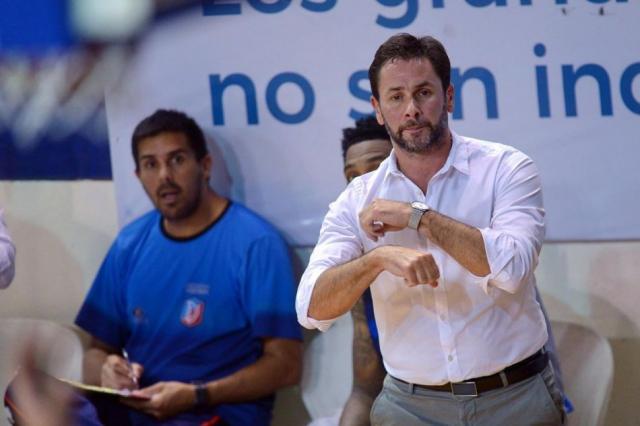 Aull� para salir del fondo