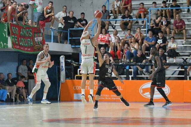 Sur:  Lobo hambriento