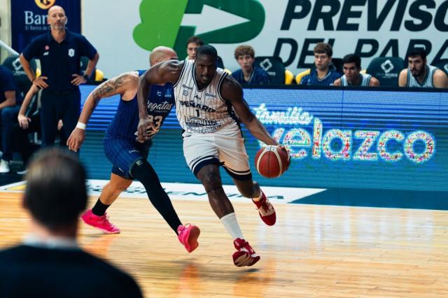 Pe�arol reencontr� el camino