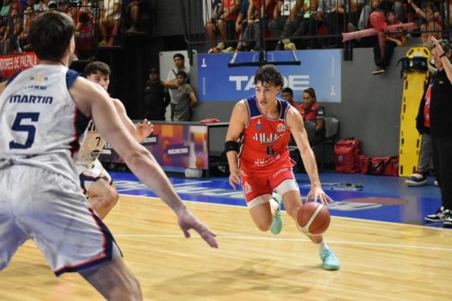 Villa San Mart�n festej� en la �ltima bola