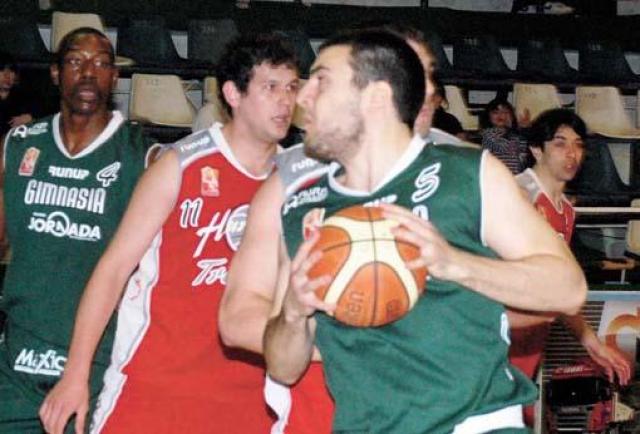 Gimnasia super� a Hurac�n de Trelew