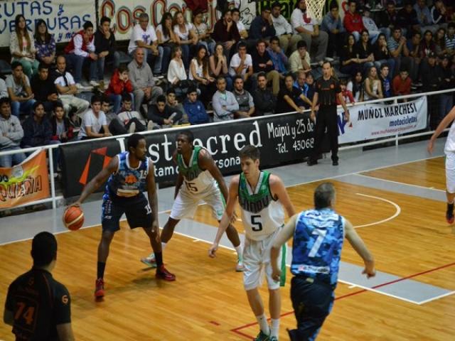 Hind� atendi� a domicilio y acort� distancia ante Villa Angela