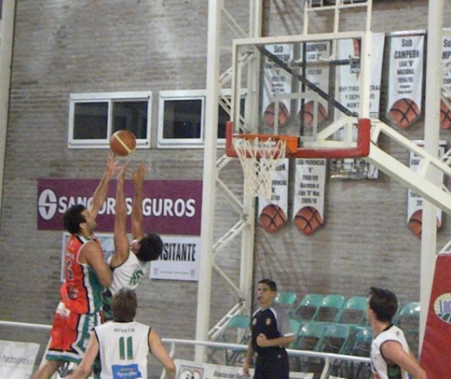 Tiro le gan� a Barrio Parque